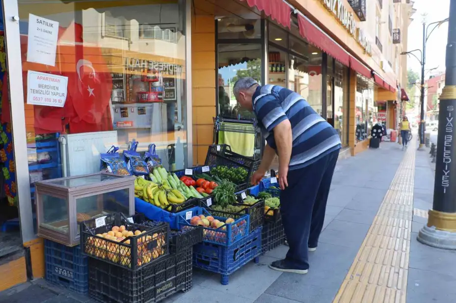 Dilencinin 1 günlük hasılatı 30 yıllık esnafı hayrete düşürdü