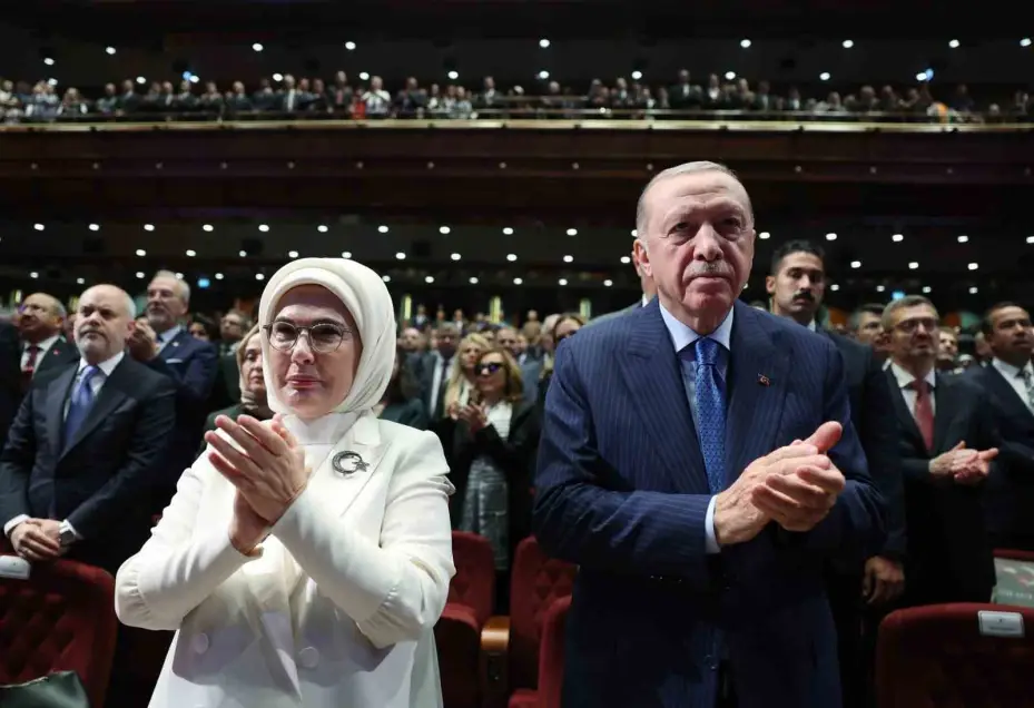 Emine Erdoğan’dan "En Uzun Gece" destanının ilk temsiline ilişkin paylaşım