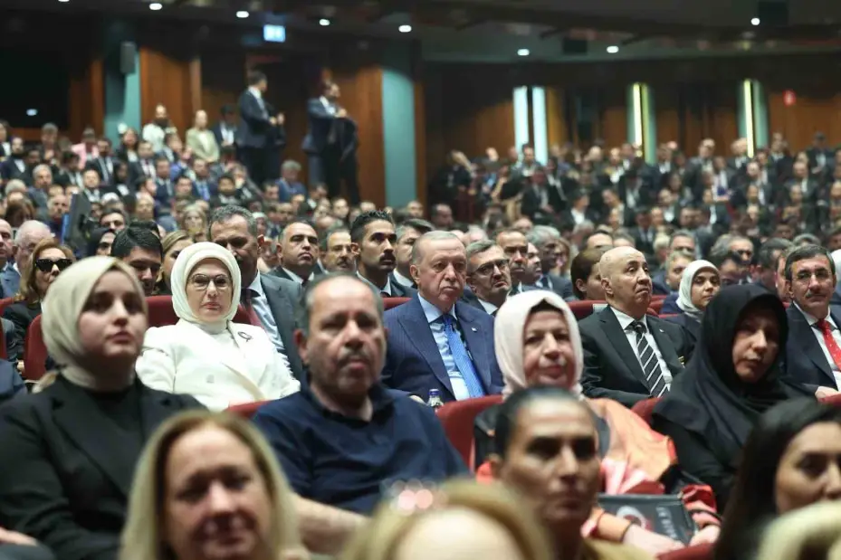 Emine Erdoğan’dan "En Uzun Gece" destanının ilk temsiline ilişkin paylaşım
