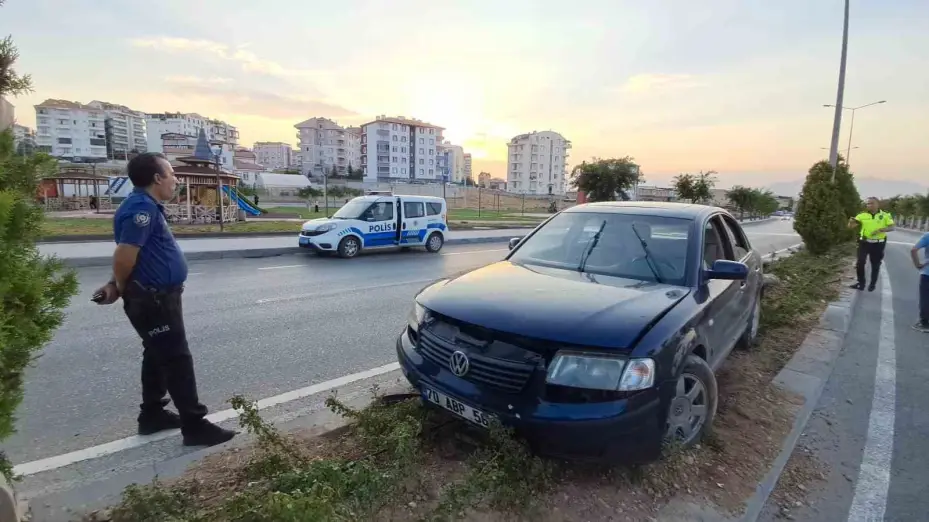 Karaman’da kontrolden çıkan otomobil refüje çıktı: 1 yaralı