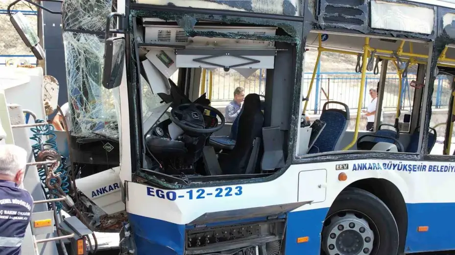 Ankara’da otobüs kazasının ardından trafik normale döndü