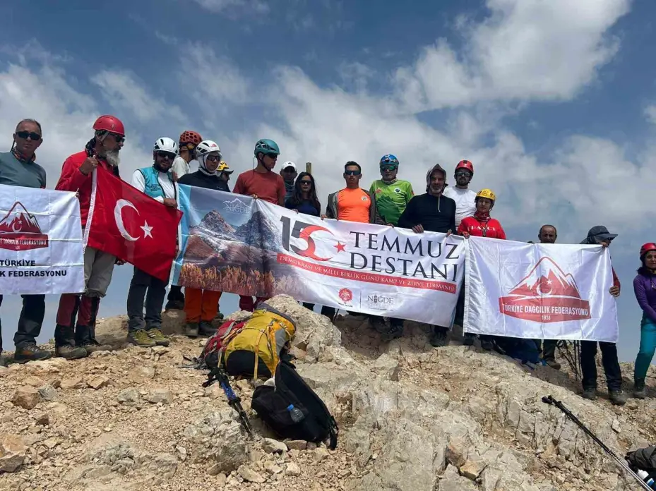 Eskişehir AFAD personeli, ’15 Temmuz Şehitleri Anma Tırmanışı’na katıldı