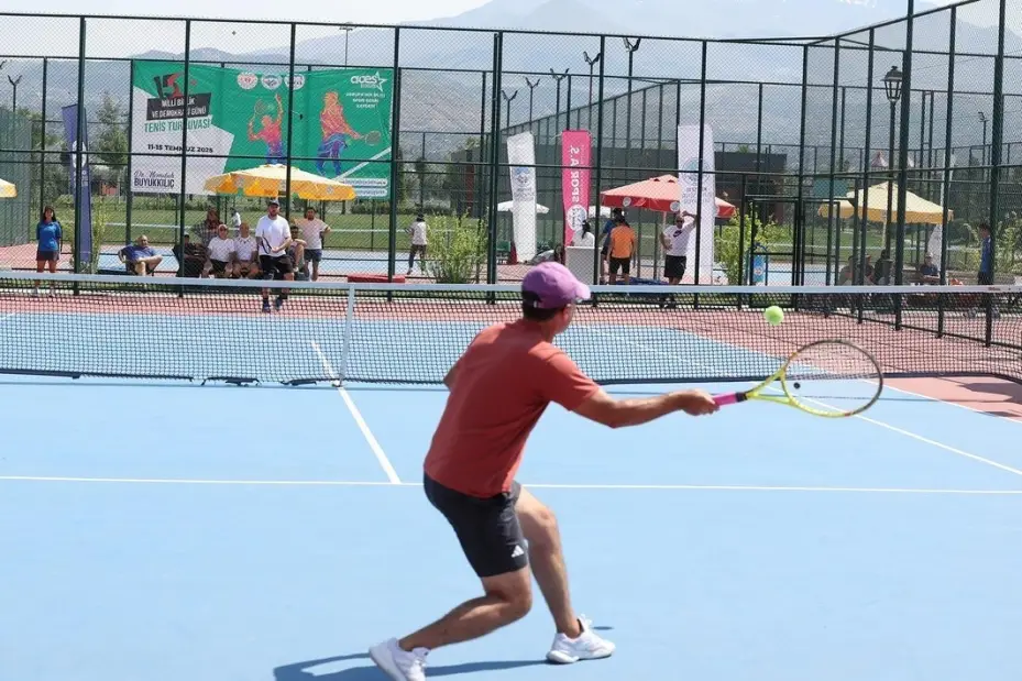 Büyükşehir Spor A.Ş.’den 15 Temmuz’a özel tenis turnuvası