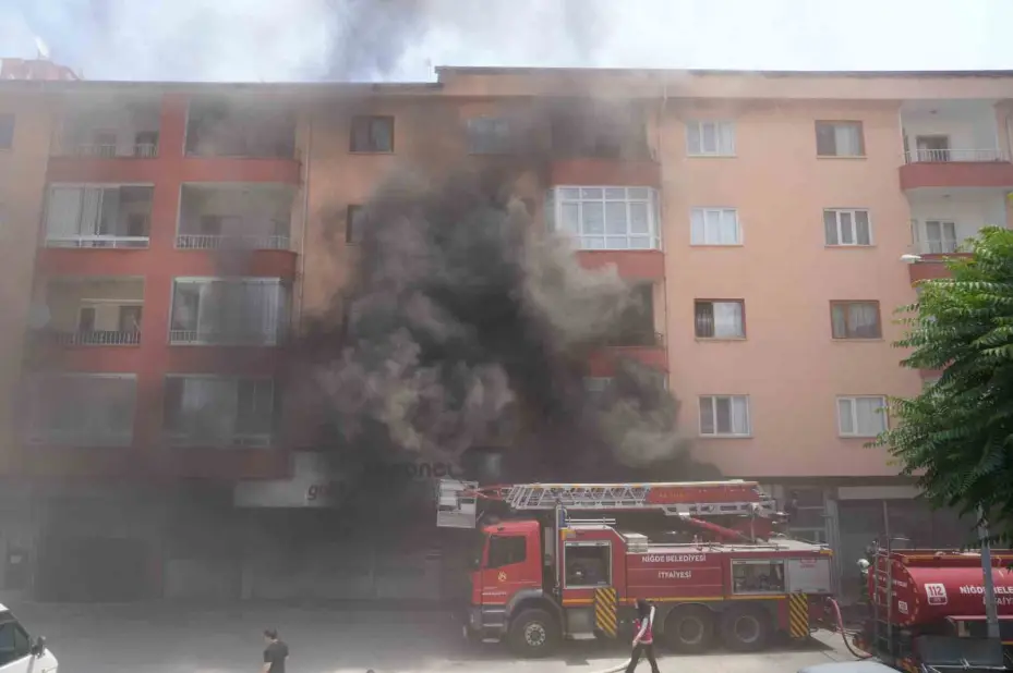 Niğde’de iş yeri deposunda yangın