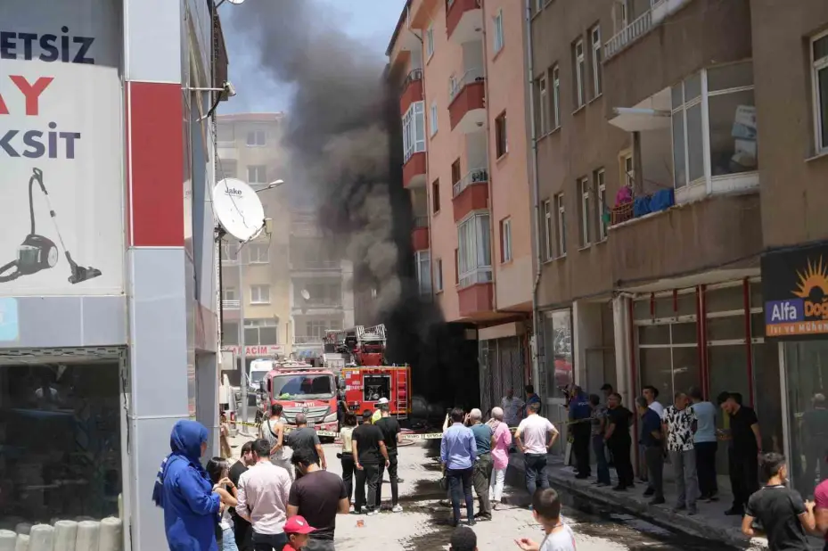 Niğde’de iş yeri deposunda yangın