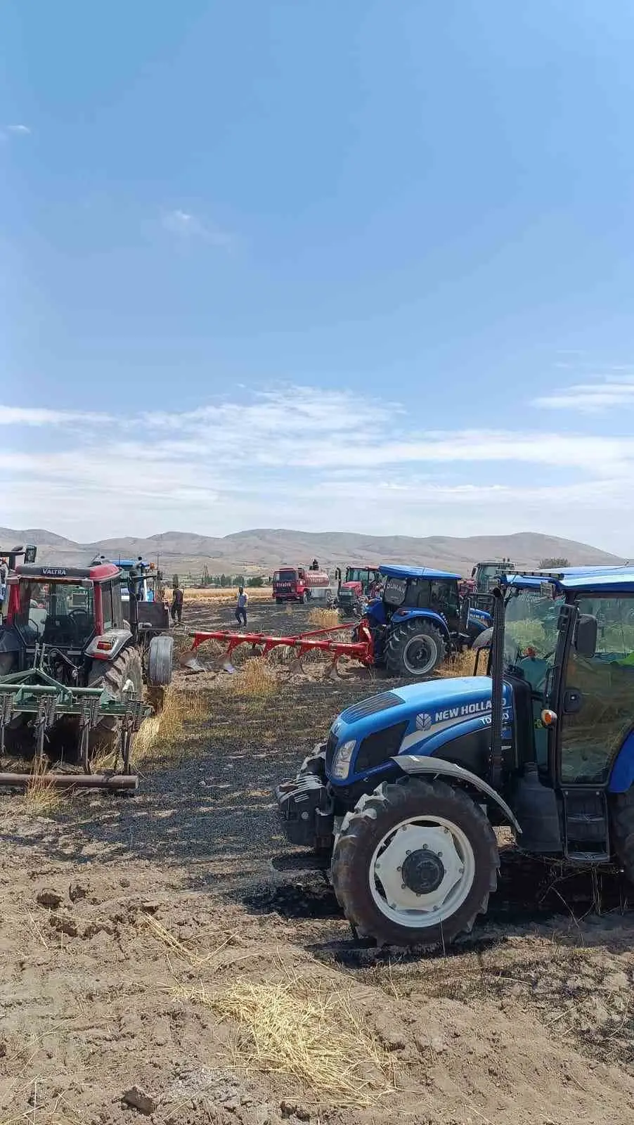 Aynı ilçede bir ekili arazi daha yandı