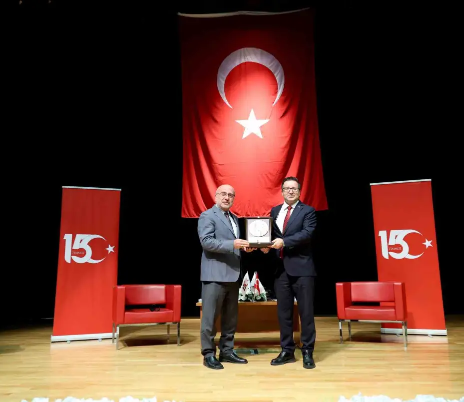 KAYÜ’de ‘Zaferin Adı Türkiye: Küresel Açıdan 15 Temmuz ve Darbe Direnişi’ konferansı