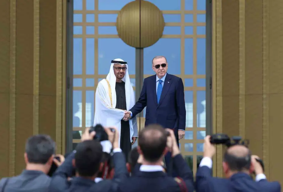 Cumhurbaşkanı Erdoğan, BAE Devlet Başkanı Al Nahyan’ı törenle karşıladı