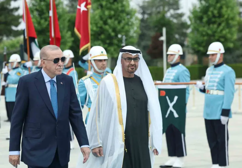 Cumhurbaşkanı Erdoğan, BAE Devlet Başkanı Al Nahyan’ı törenle karşıladı