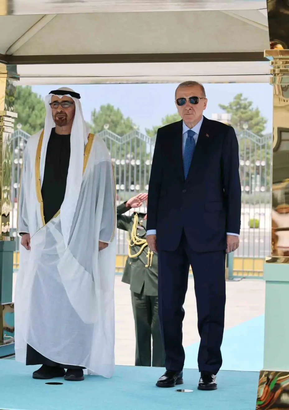 Cumhurbaşkanı Erdoğan, BAE Devlet Başkanı Al Nahyan’ı törenle karşıladı
