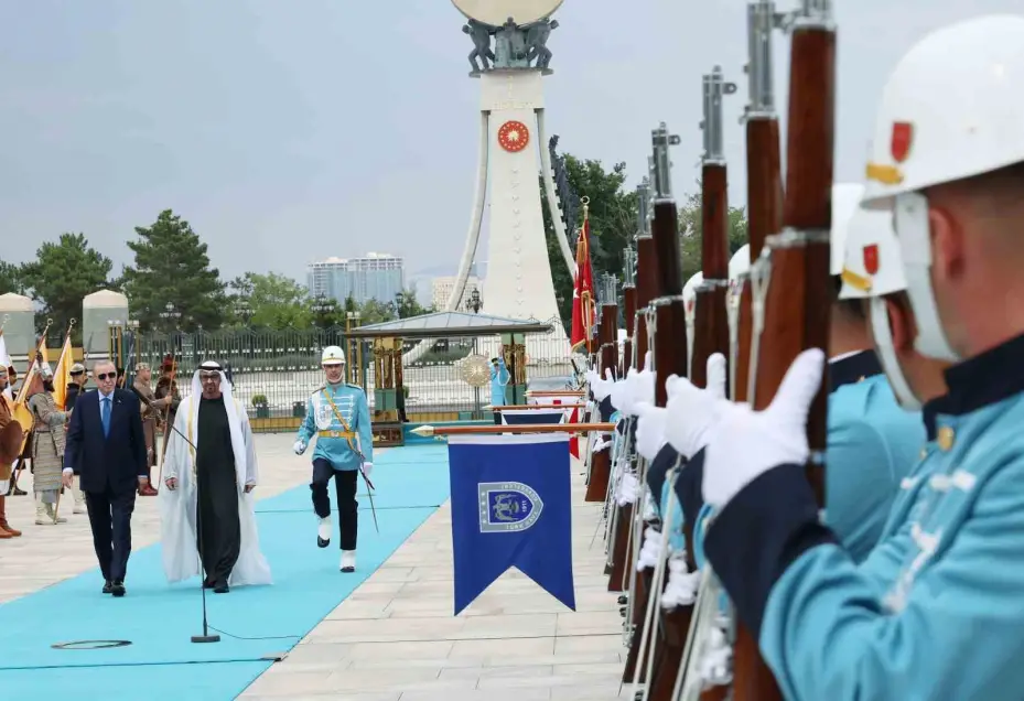 Cumhurbaşkanı Erdoğan, BAE Devlet Başkanı Al Nahyan’ı törenle karşıladı
