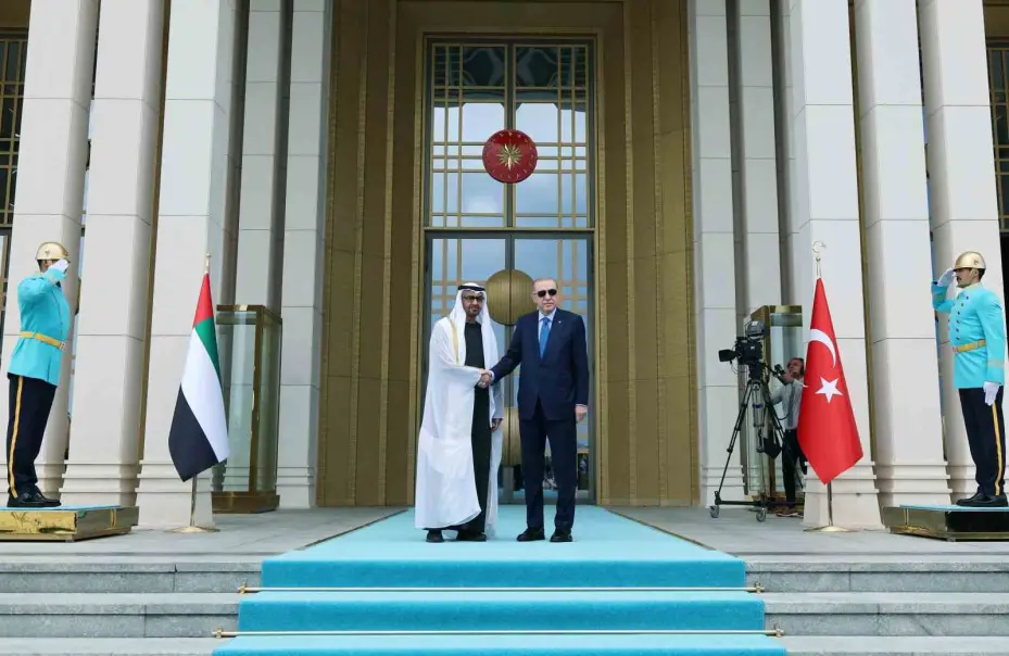 Cumhurbaşkanı Erdoğan, BAE Devlet Başkanı Al Nahyan’ı törenle karşıladı
