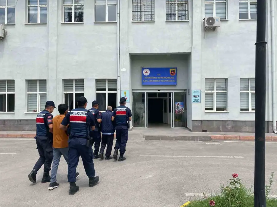 Kayseri’de DEAŞ üyesi 2 şahıs yakalandı
