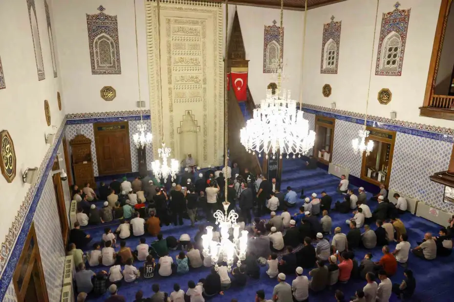 90 bin camide şehitler için dua edildi