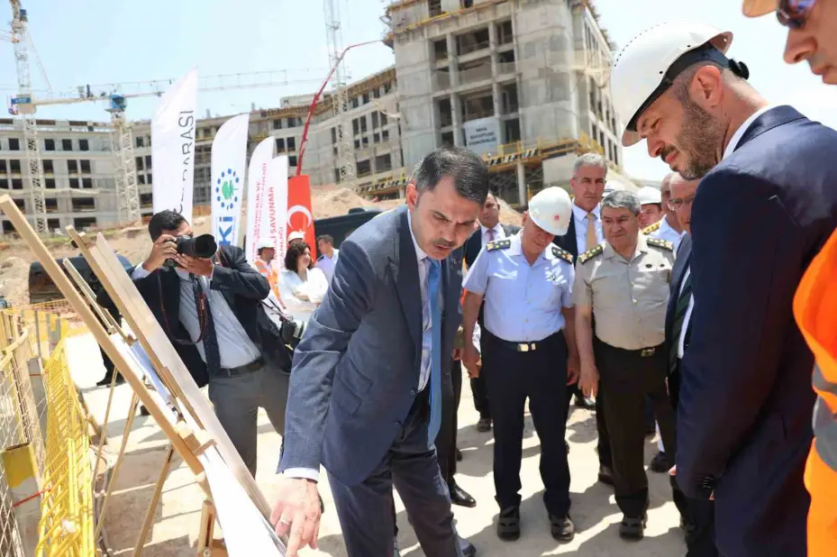Bakan Kurum ve Bakan Güler’den Ay Yıldız Yerleşkesi’nde inceleme