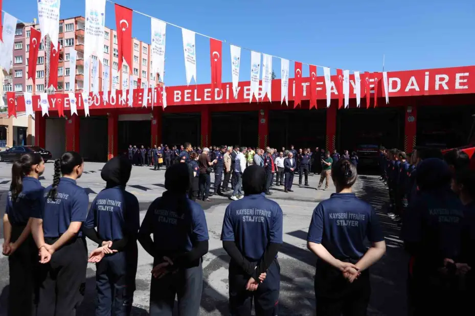 Başkan Büyükkılıç’tan geleceğin itfaiyecilerine altın nasihatler