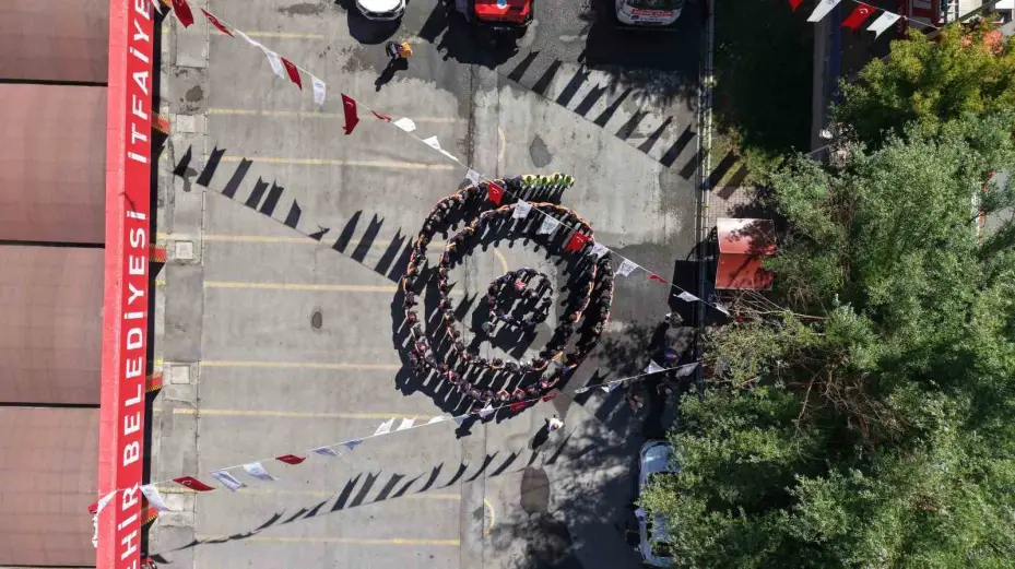 Başkan Büyükkılıç’tan geleceğin itfaiyecilerine altın nasihatler