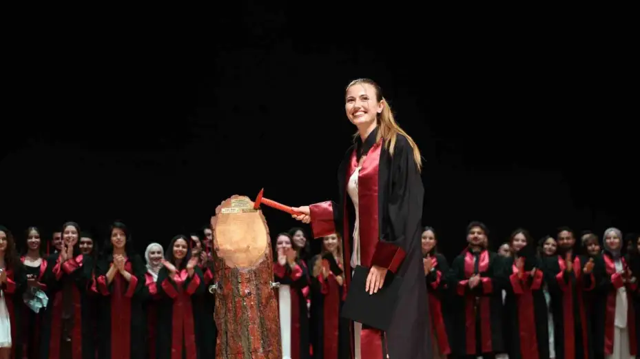 ERÜ Veterinerlik Fakültesi’nde mezuniyet heyecanı