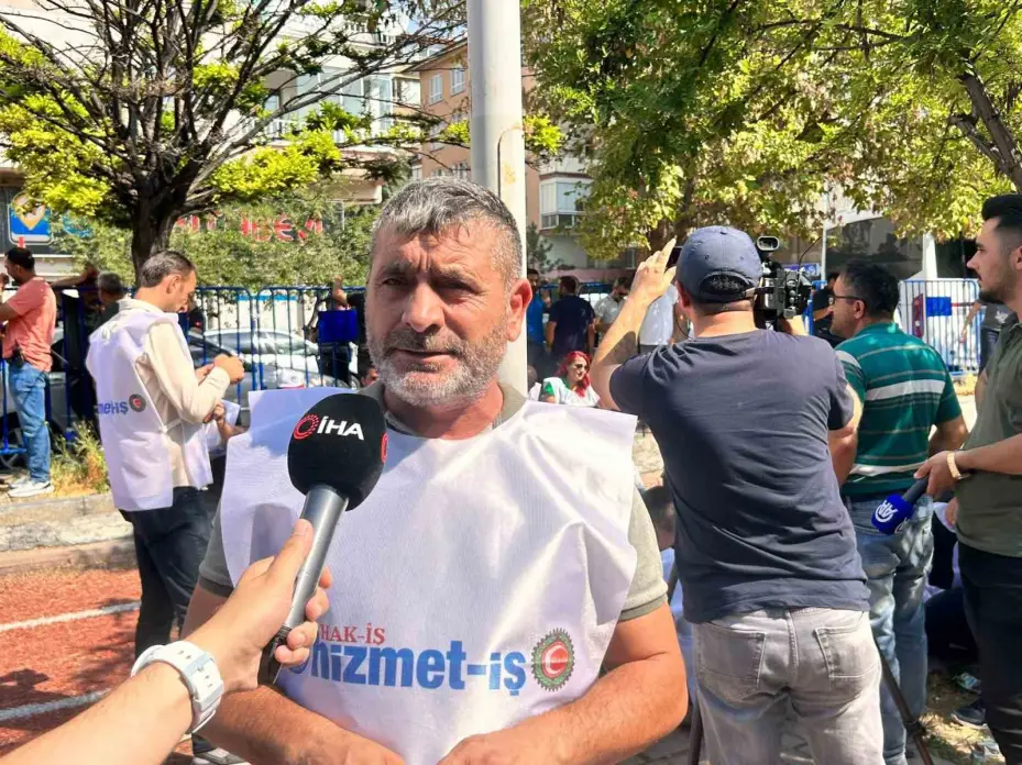 Hizmet-İş Sendikası Genel Başkan Vekili Özdemir: "Bizim eylemlerimizde de, yürüyüşlerimizde de kavga göremezsiniz"