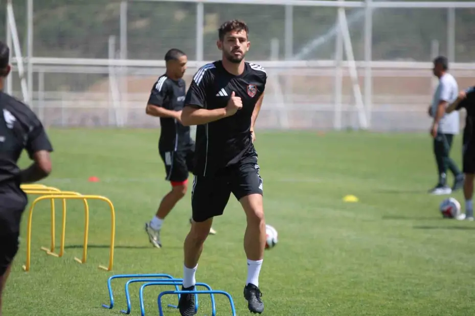 İsmet Taşdemir: "3 oyuncuyu kadromuza kattık, 3 oyuncu daha transfer etmeyi düşünüyoruz"