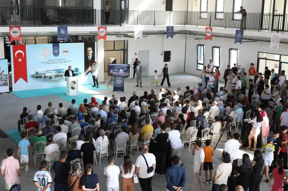 Başkan Palancıoğlu’nun gerçek olan hayali havacılık lisesi öğrenci ve velilere tanıtıldı