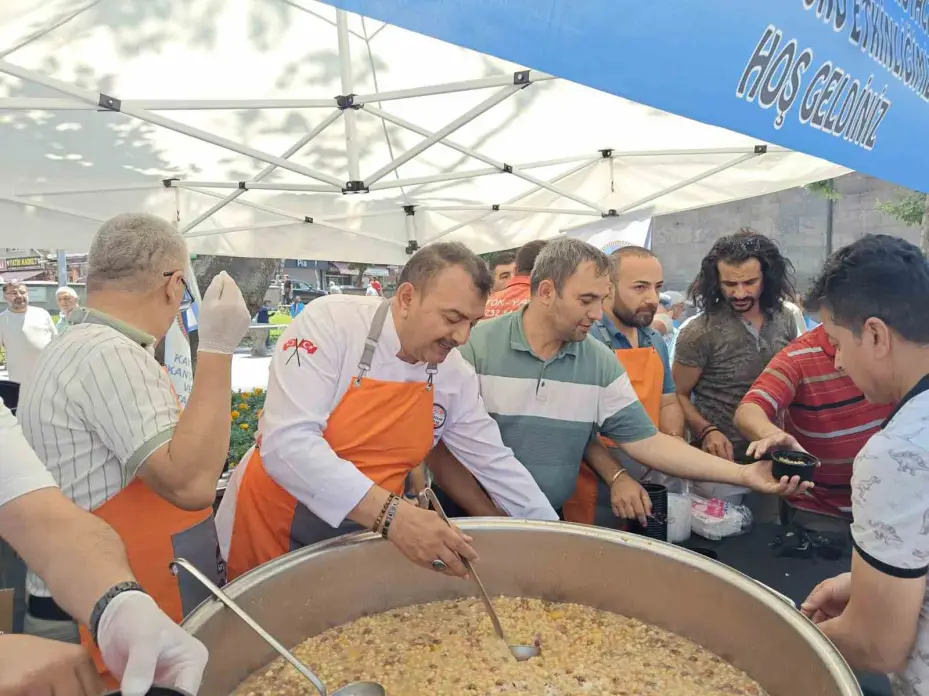 Lokantacılar Odası’ndan 10 bin kişiye aşure