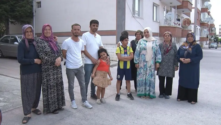 Zemin kayıyor, duvarlar çatlıyor: Ankara’da duvarları çatlayan binada önlem alınması talebi