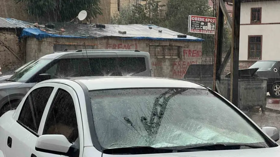 Konya’da yağmur bastırdı, sücürüler zor anlar yaşadı