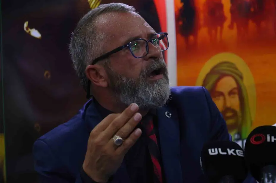 Türkmen Alevi Bektaşi Vakfı Başkanı Özdemir: "Komşusu açken tok yatan bizden değildir desturuyla mücadele verdik"
