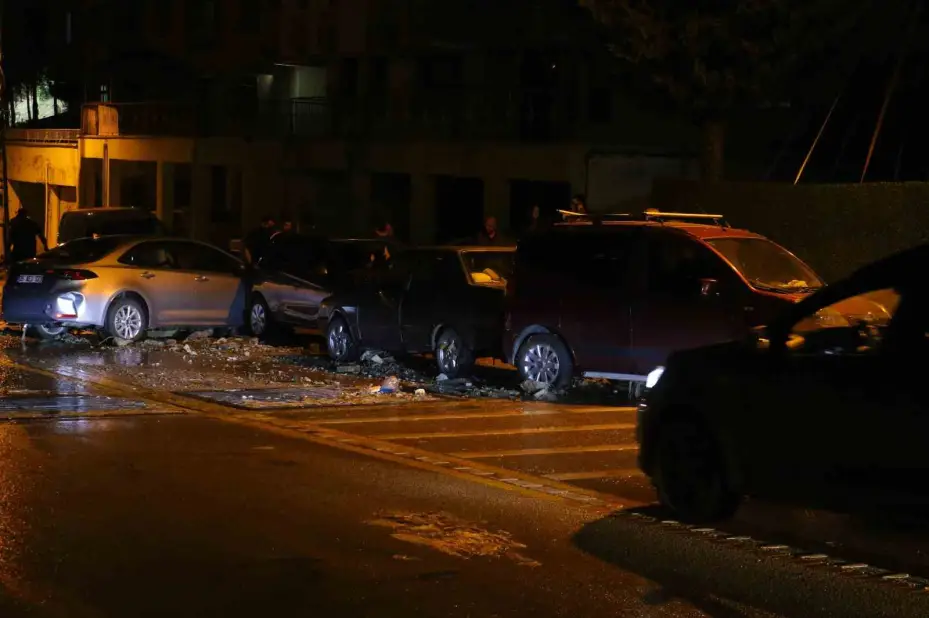 Ankara’da araçlar sel sularına kapıldı, hasarlı otomobiller havadan görüntülendi