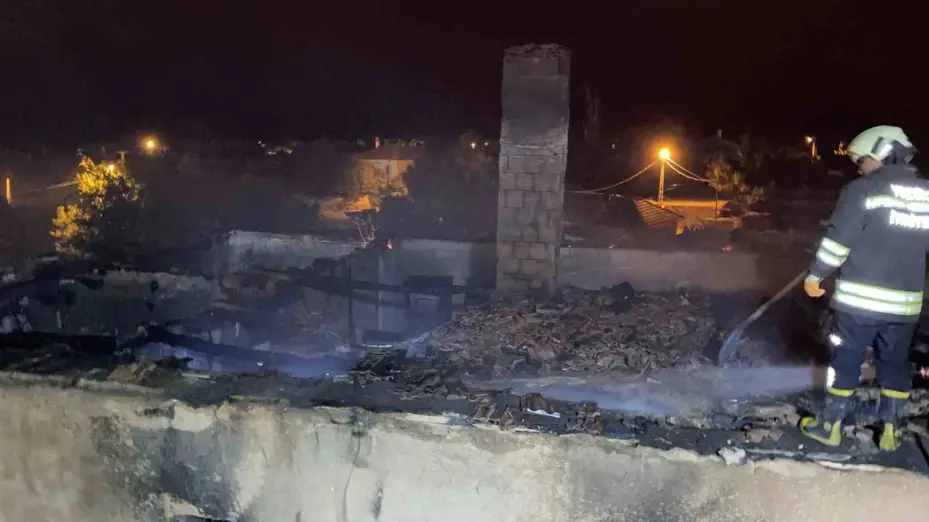 Yozgat’taki yangında ev kullanılamaz hale geldi