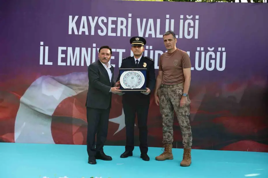 Vali Çicek, Rütbe Terfi ve Ödül Töreni’ne katıldı