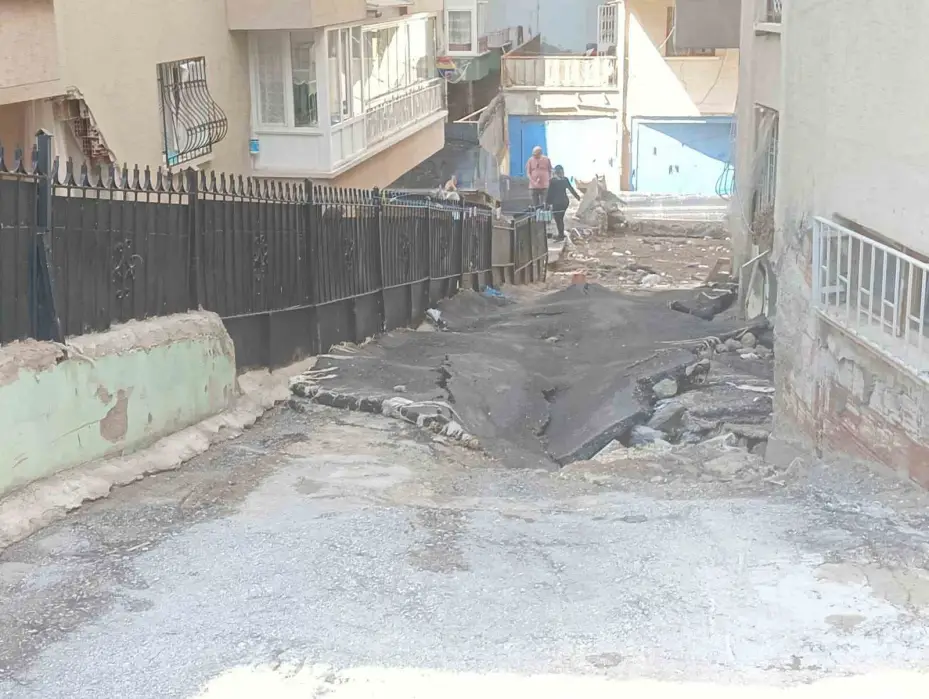 Başkentte selin hasarı gündüz gözüyle ortaya çıktı