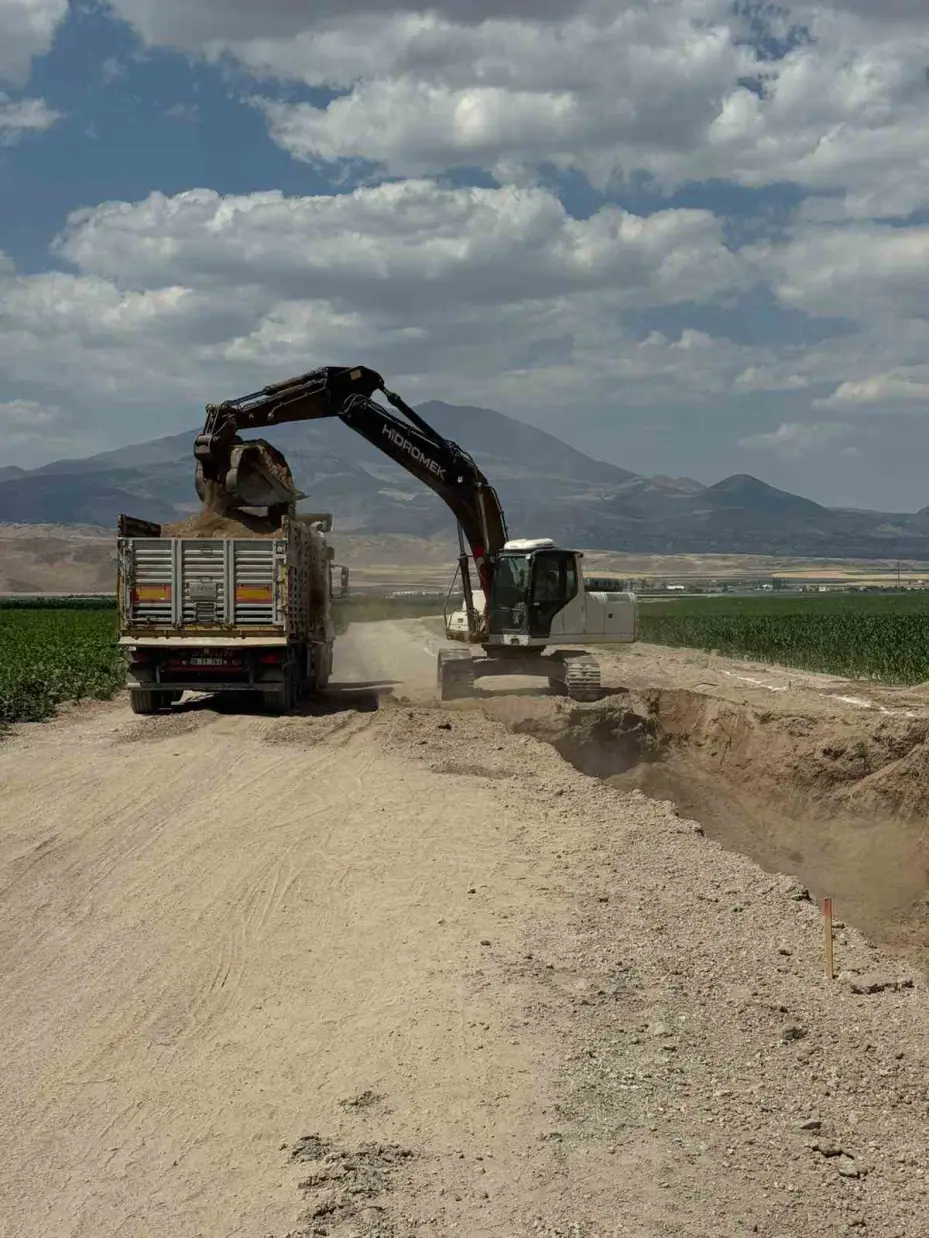 Erciyes Dağı taşkın ve kuşaklama kanalı projesi hızla devam ediyor