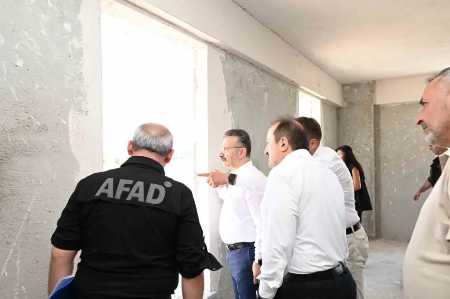 Vali Aksoy, AFAD’ın yeni hizmet binasını inceledi