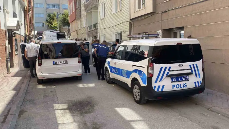 İki çocuk babası adam evinde ölü bulundu