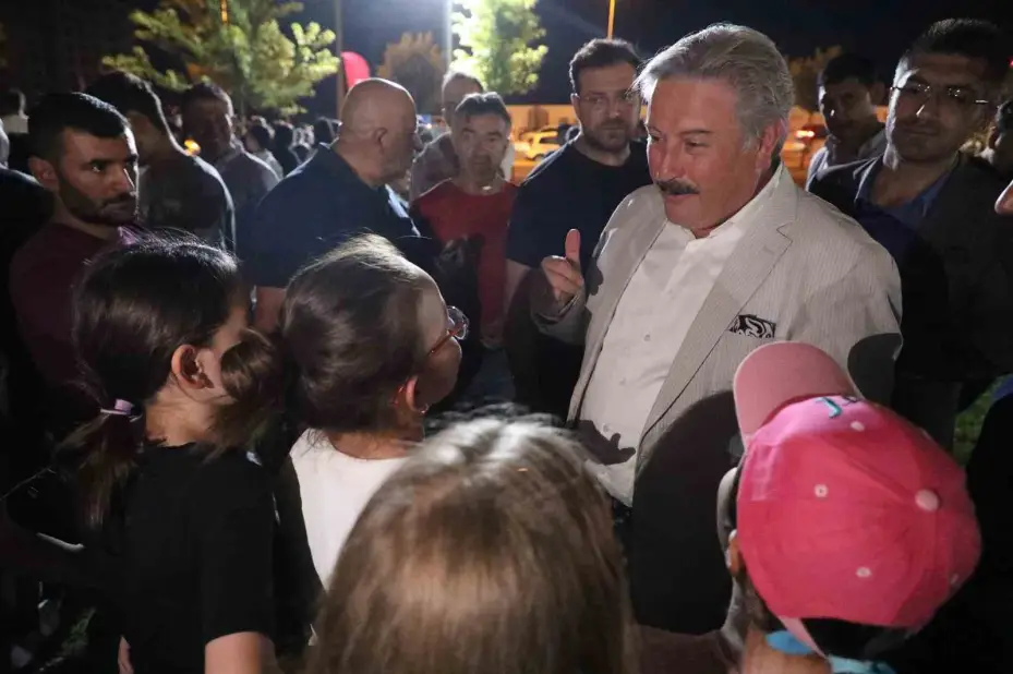 Başkan Palancıoğlu; Sinema Günleri’nde vatandaşlarla bir araya geldi