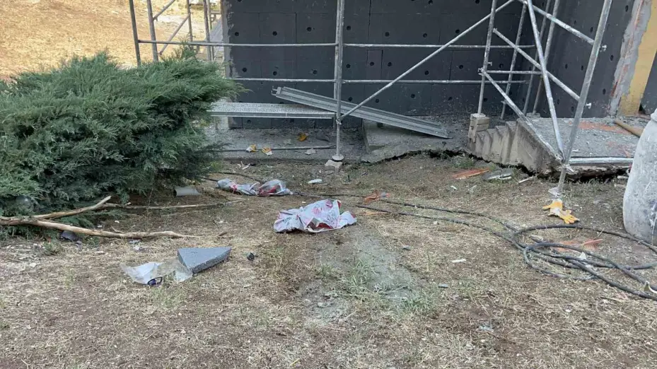 5’inci kattaki iskeleden düşen işçi hayatını kaybetti