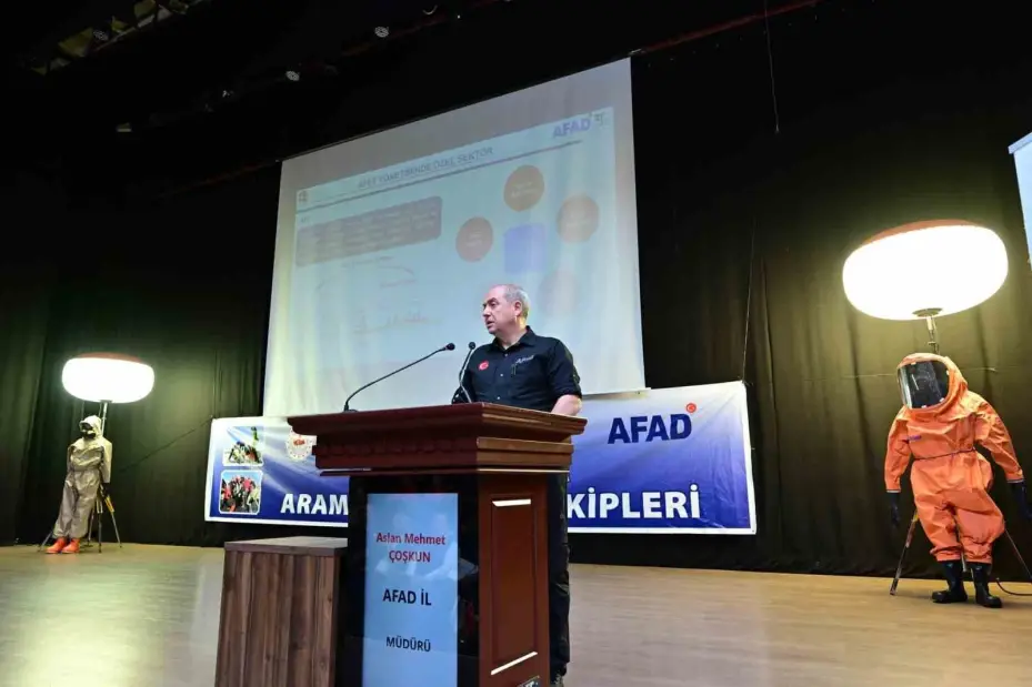 AFAD ve Eskişehir Valiliği’nden ortak proje ile gönüllü ekipler sertifikalandı