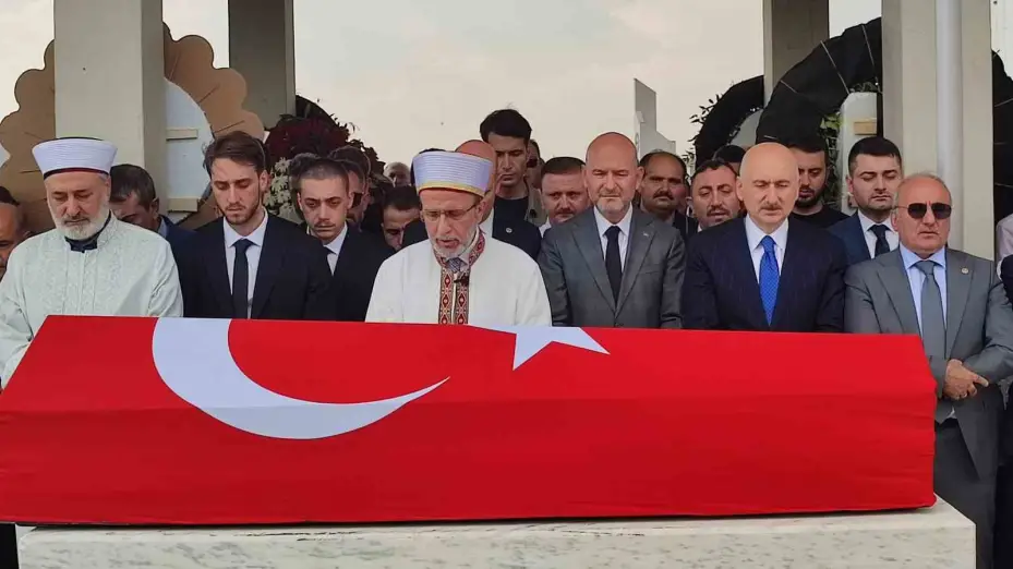 Eski Bitlis Valisi Karaömeroğlu, Ankara’da son yolculuğuna uğurlandı