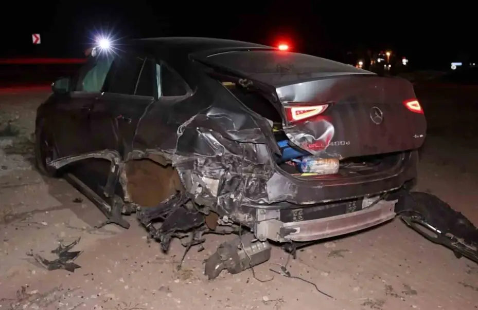 Alkollü sürücünün otomobili gurbetçi ailenin aracına çarpıp takla attı: 3 yaralı