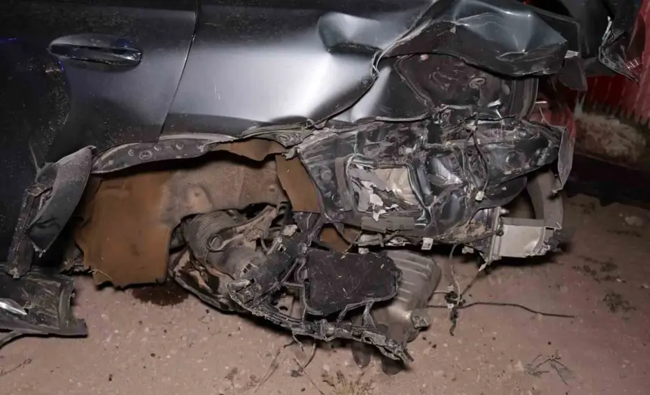 Alkollü sürücünün otomobili gurbetçi ailenin aracına çarpıp takla attı: 3 yaralı