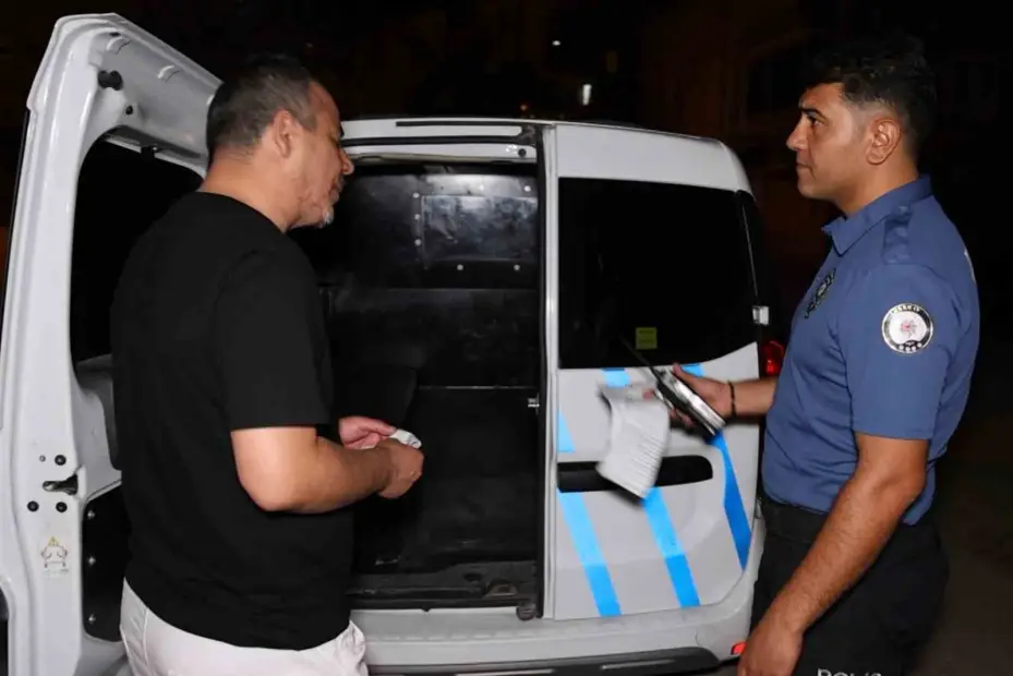 "Dur" ihtarına uymayan ehliyetsiz sürücü 3. kez alkolü yakalandı
