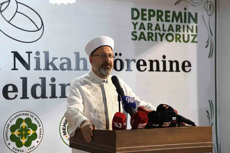 Diyanet İşleri Başkanı Erbaş: "Gençlerimizin evlenmelerine yardımcı olmalıyız"