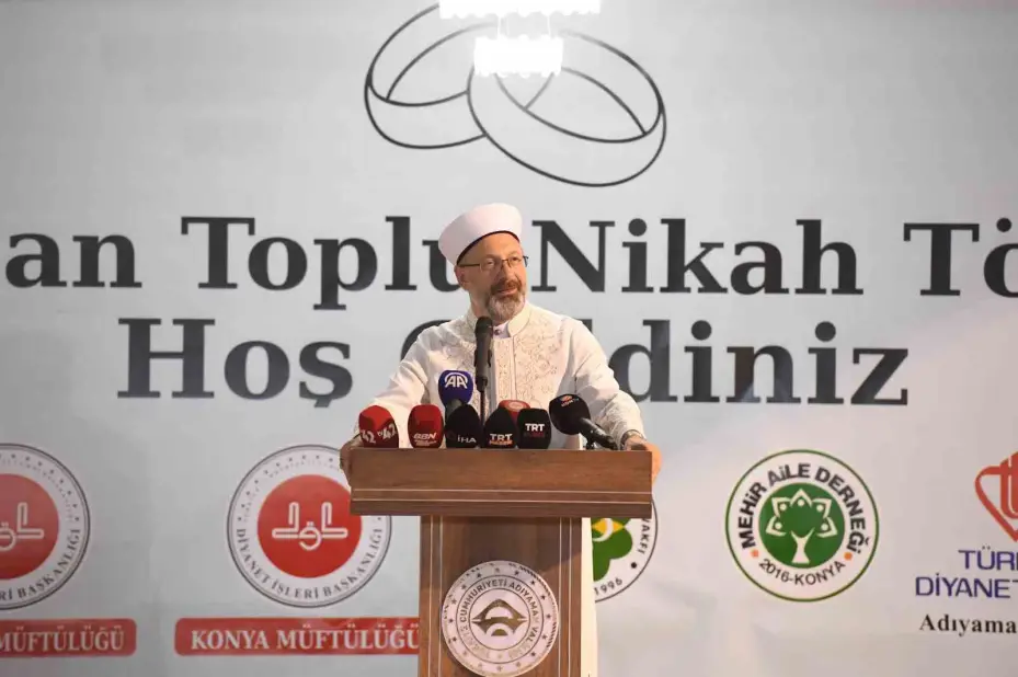 Diyanet İşleri Başkanı Erbaş: "Gençlerimizin evlenmelerine yardımcı olmalıyız"