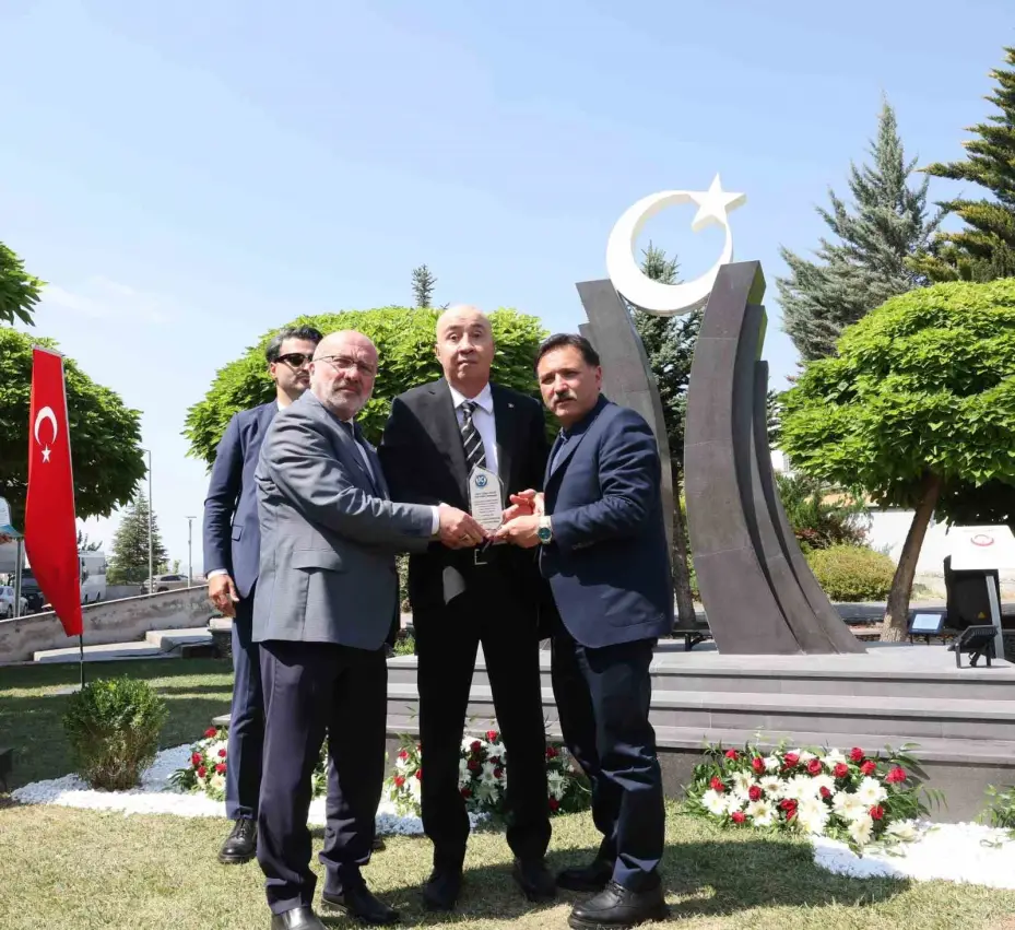 Kayseri Üniversitesi’nde ’Şehitler Anıtı’ açıldı