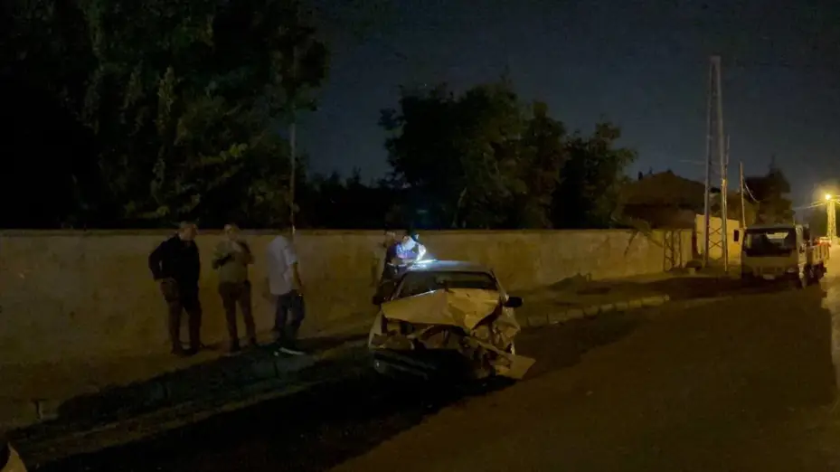Otomobiller kafa kafaya çarpıştı: 3’ü çocuk 6 yaralı