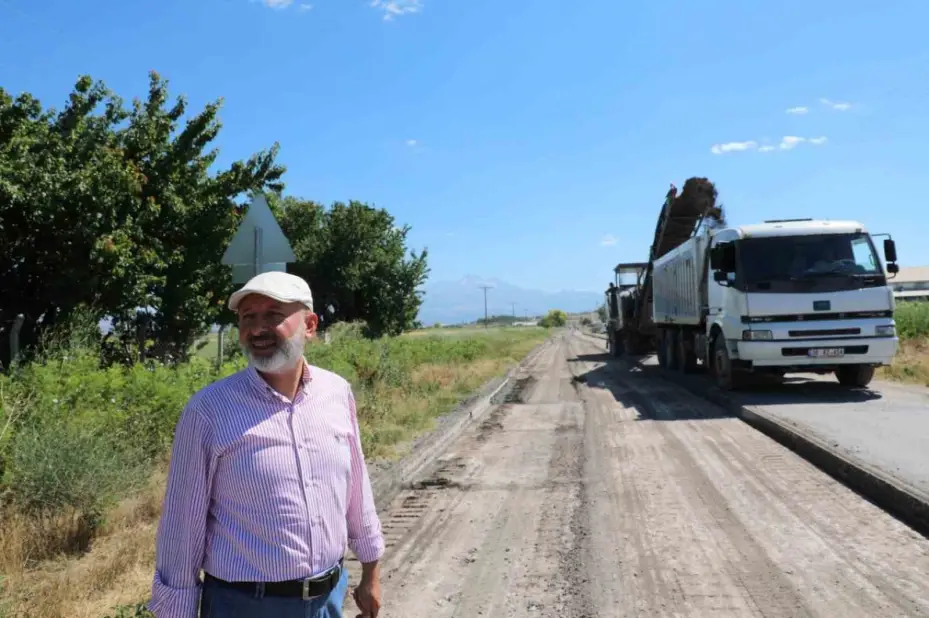 Başkan Çolakbayrakdar: "Kırsal mahallelerimizin de çehresini değiştiriyoruz"