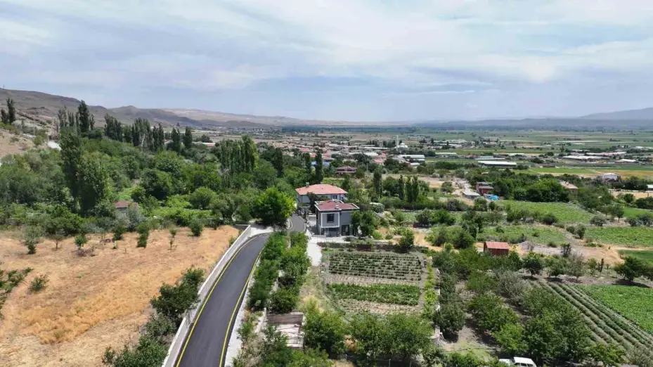 Başkan Çolakbayrakdar: "Kırsal mahallelerimizin de çehresini değiştiriyoruz"