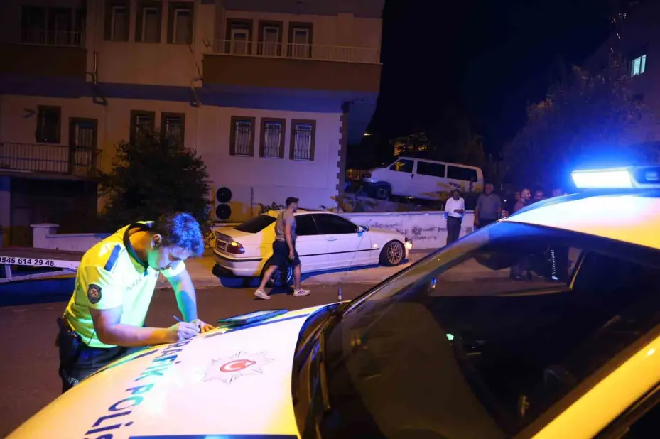 Polisin ’dur’ ihtarına uymayan sürücü önce aracıyla, sonra yaya olarak kaçtı